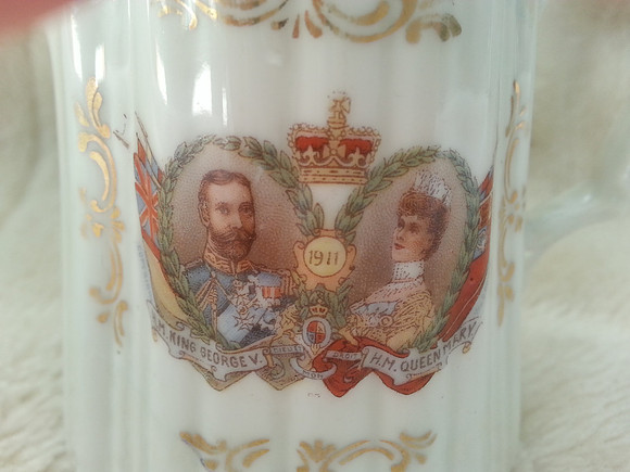 Unmarked George V Coronation Mug