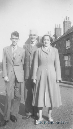 Christopher Patrick Mills Thomas Mills And Gladys Mill Nee Punter 1950s