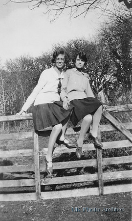 Elsie Ash And Gladys Punter 1920s