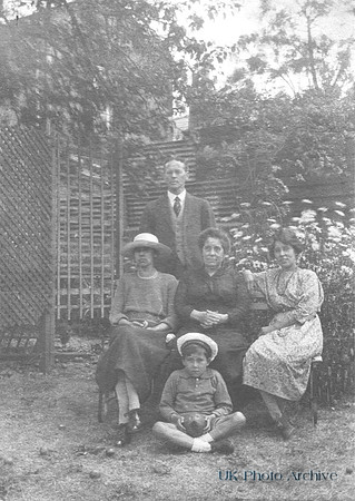 A 1920s Happy Family