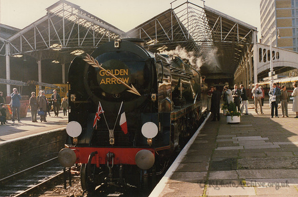 The Golden Arrow At Paddington 1990s