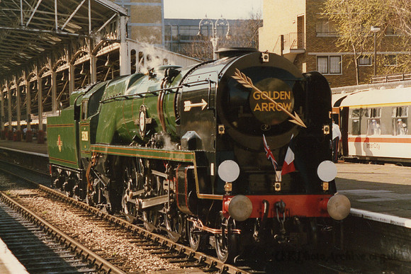 The Golden Arrow At Paddington 1990s