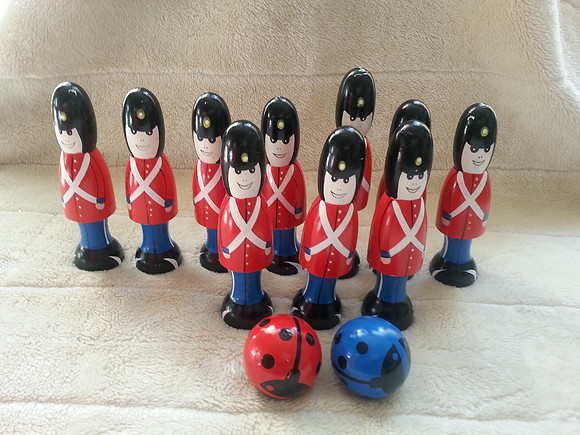 Set Of 10 Wooden Soldiers Skittles And Two Balls