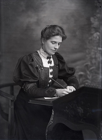 Margaret Bell 1865-1945