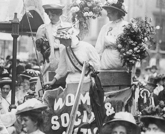 Edith New And Mary Leigh Arrive At Queen's Hall 1908