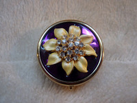 Pretty Pill Box With Raised Enamel And Diamante Flower Design