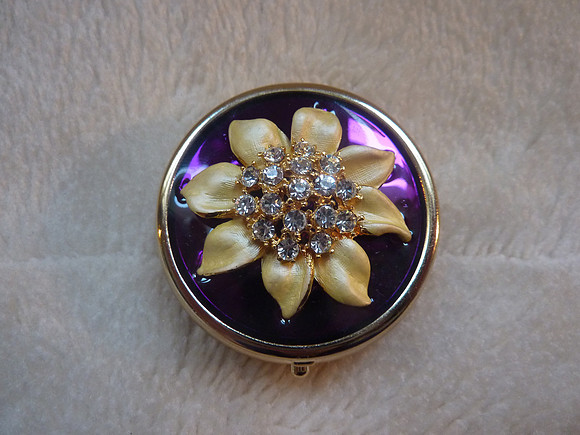 Pretty Pill Box With Raised Enamel And Diamante Flower Design