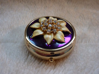 Pretty Pill Box With Raised Enamel And Diamante Flower Design