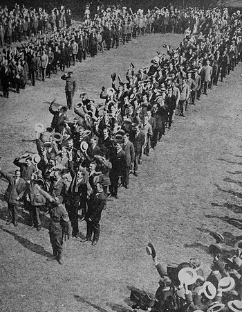 Recruits Of Kitcheners Second Army In Temple Gardens