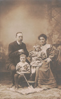 Frank Martin Mayhew And Edna Ellen Mayhew Nee Edwards c.1910