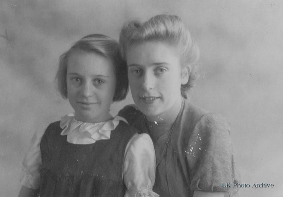 Teresa and Mary Pratley 1940s