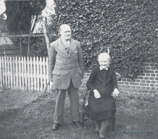 John And Mary Tamsitt At Norton Hall Otterden Hollingbourne Kent 1947
