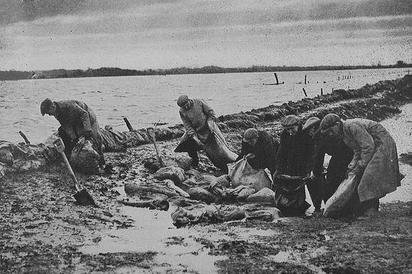 Repairing The Broken Banks Of The River Lode At Lakenheath 1930s