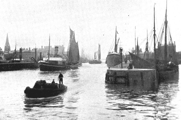 Lowestoft Harbour 1910
