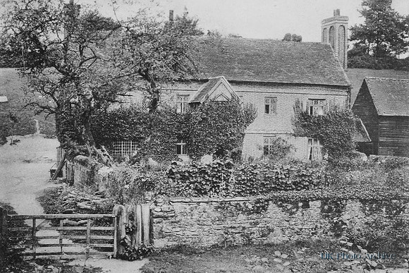 Front Of Wolvens Farm Near Abinger 1908