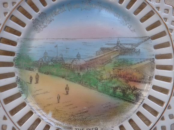 Vintage Souvenir Ribbon Plate A Present From Southend On Sea