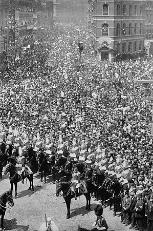 The Crowd Around Ludgate Circus Queens Jubilee 22nd Jun 1897