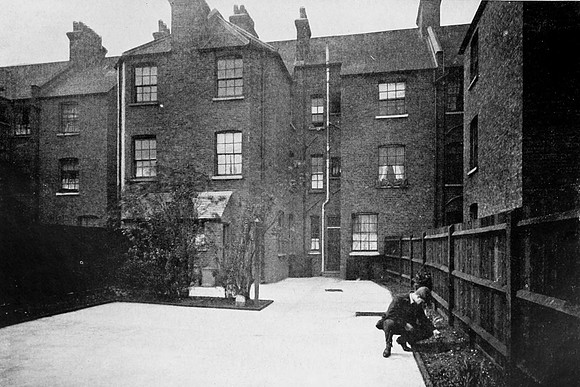 Back Yard In Merrow Street Tenements Walworth 1906