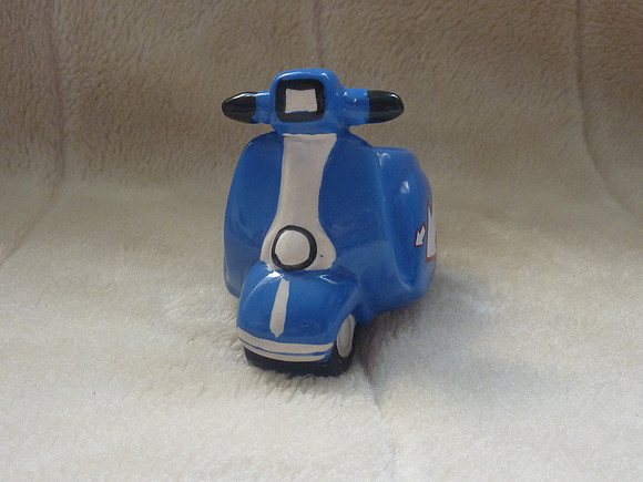 Vespa Type Moped Egg Cup Mod 1