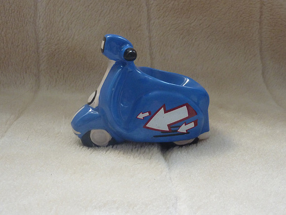 Vespa Type Moped Egg Cup Mod 1