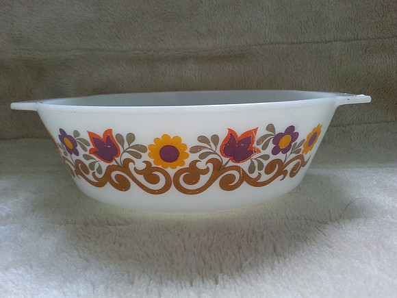 Vintage 1960s Pyrex Briarwood Casserole Dish