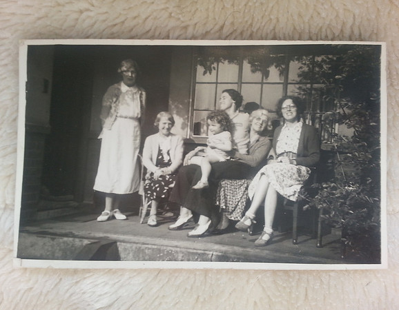 Original Photo Family In Garden c.1920s