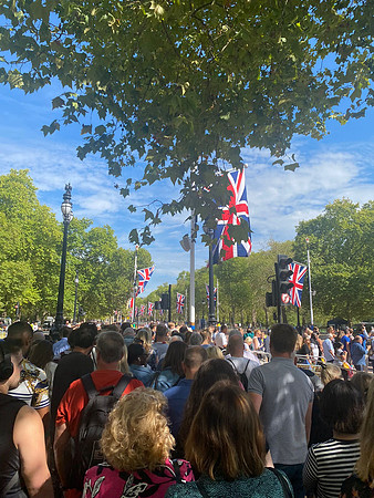 The Queue To Buckingham Palace