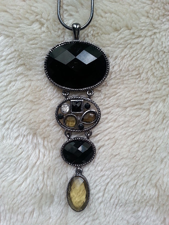 Vintage Silver Tone And Faceted Stone Necklace