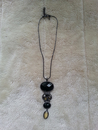 Vintage Silver Tone And Faceted Stone Necklace