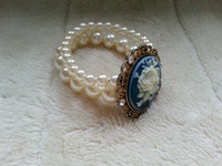 Pretty Faux Pearl And Cameo Bracelet