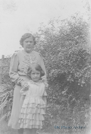 Fanny Roe (Nee Butler) With Her Daughter Sheila Pamela Roe