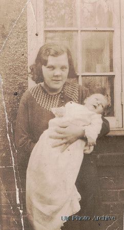 Fanny Roe (Nee Butler) With Her Baby Sheila Pamela 1934