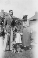 Fanny Roe (Nee Butler)  With Norton John Roe And Their Daughter Sheila Pamela