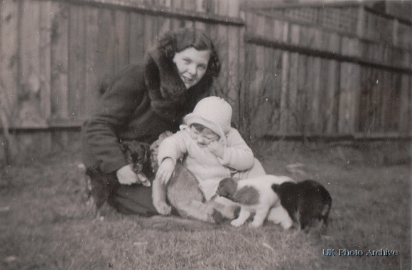Fanny Roe (Nee Butler) With Her Daughter Sheila Pamela Roe