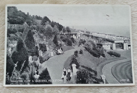 Original Postcard Hamilton Cliff And Garden Felixstowe Suffolk 1930s