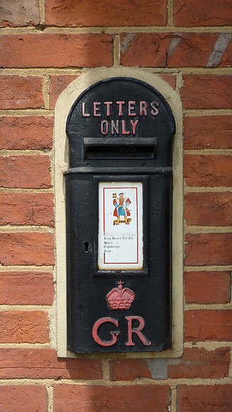 Wall Mounted Post Box King Henry VIII Public House Hever Kent