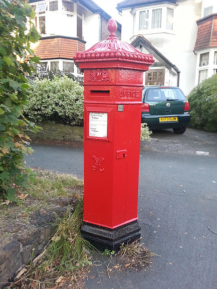 Penfold Post Box Beeches Avenue Carshalton Beeches