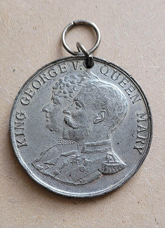 Silver Jubilee George V And Queen Mary Medal Front