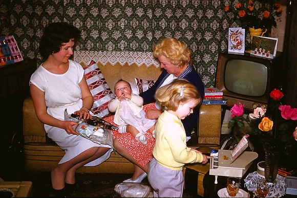Family Christmas 1960 No 1