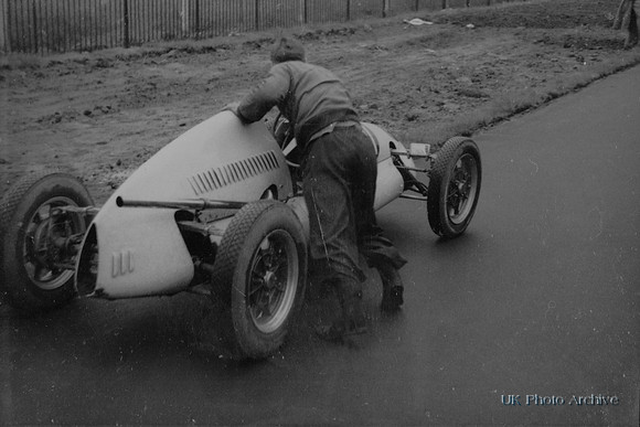 Motor Racing At Aintree 1955