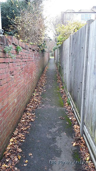 Alleyway To Kings Lane Sutton