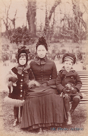 Eliza Jane Nelson (Nee Henderson) With Her Younger Two Children Roland And Maud