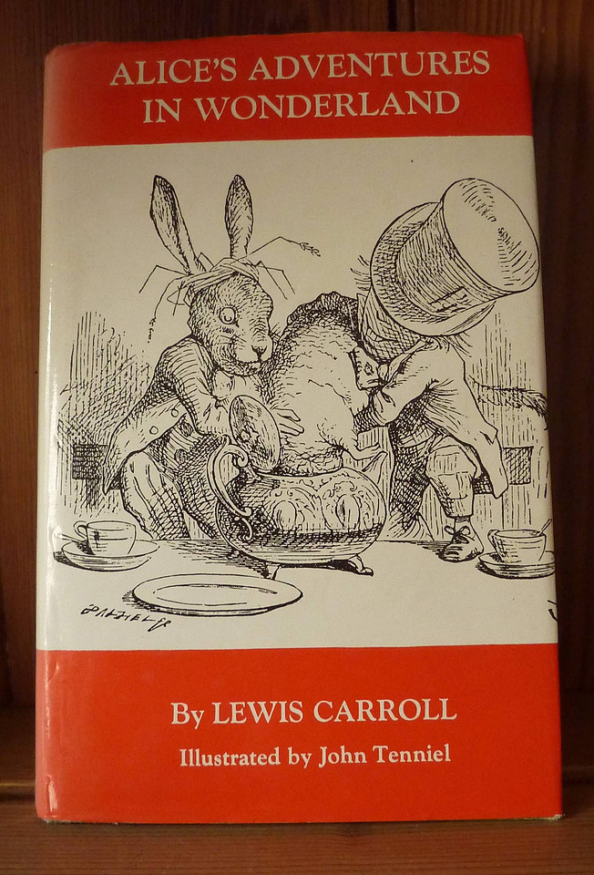 Alice In Wonderland MacMillan 1978 Edition Front Cover