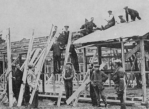 Men Of C Company 4th Royal Fusiliers Working On A Roof