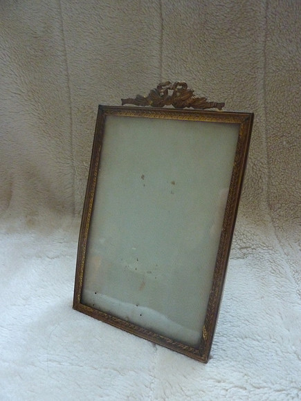 Pretty Vintage Brass Photo Frame 6x4 inches