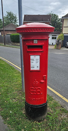 Edward VIII Post Box In Overdale Ashtead Surrey