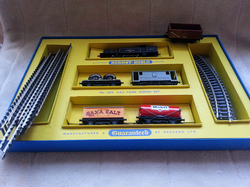 Hornby Dublo Set 2016 0-6-2 Goods Train Set