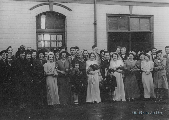 Double War Wedding Joan E Jones And William Pulham, Mary Pratley And Stanley Hardy Oct 1944 No 2