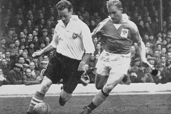 Tom Finney Preston And Jackie Wright Of Blackpool