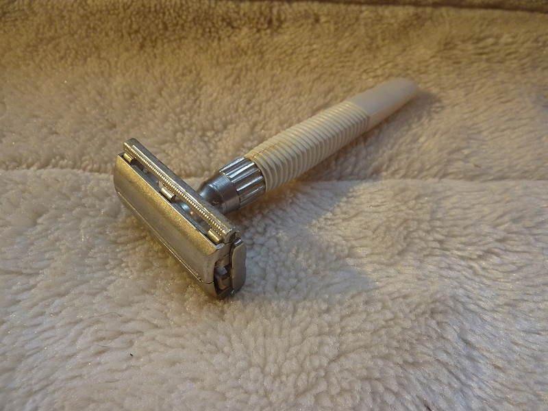 Vintage 1950s Gillette Razor